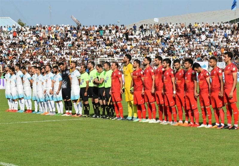 حاشیه دیدار ملوان - سپیدرود، درگیری تماشاگران دو تیم با هم و نیروی انتظامی با طرفداران ملوان!، بازی دوباره آغاز شد