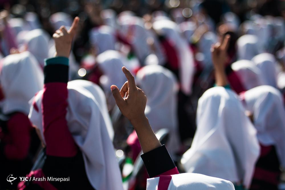 باشگاه خبرنگاران جوان گزارش می دهد؛ دور باطل نوجوانان در فضای مجازی، نقشه گمشده پرورشی در نظام آموزش و پرورش خبرنگاران گزارش می دهد؛ دور باطل نوجوانان در فضای مجازی، نقشه گمشده پرورشی در نظام آموزش و پرورش