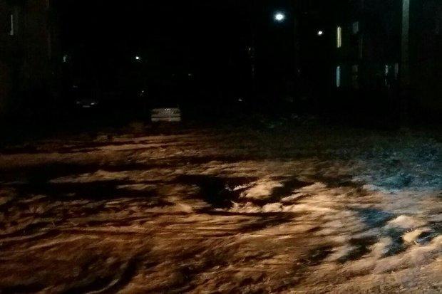 طغیان رودخانه کشکان راه دسترسی 15 روستای معمولان را قطع کرد