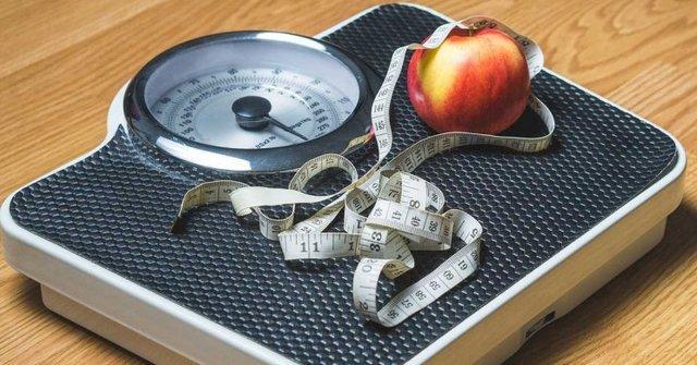 چگونه در عید وزن اضافه نکنیم؟ چگونه در عید وزن اضافه نکنیم؟