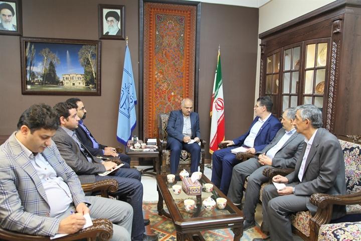 دیدار سرپرست میراث فرهنگی کرمان با اعضای کمیسیون گردشگری اتاق بازرگانی استان