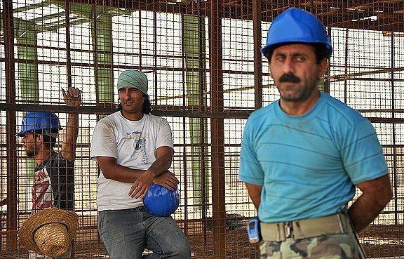 کارگران ساختمانی در انتظار ورود به لیست مشاغل سخت کارگران ساختمانی در انتظار ورود به لیست مشاغل سخت