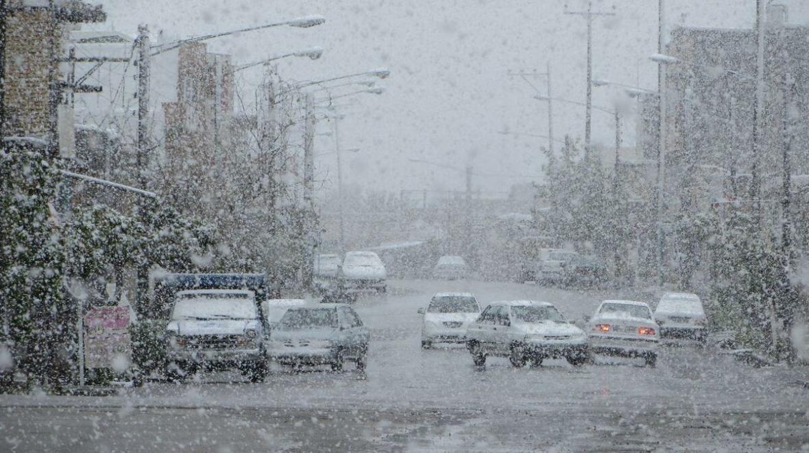 برف و باران در جاده های بیش از 10 استان
