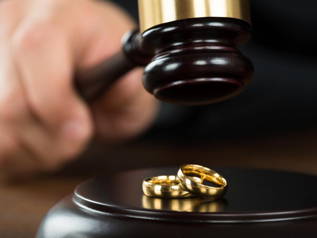 زوجین مقیم خارج از کشور چگونه طلاق بگیرند؟