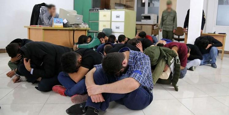دستگیری 12 جوان گرفتار شده در شرکت هرمی دستگیری 12 جوان گرفتار شده در شرکت هرمی
