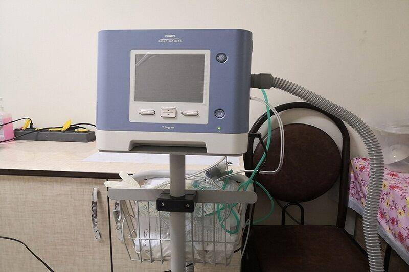 خبرنگاران سه دستگاه تنفس مصنوعی به بیمارستان آستارا اهدا شد
