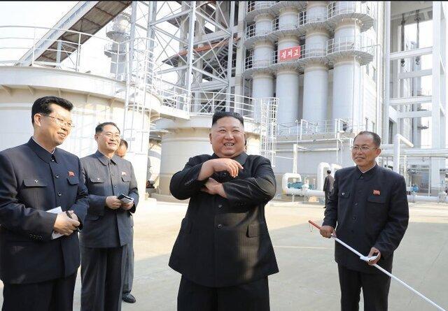 تصاویر رهبر کره شمالی پس از 20 روز غیبت ، کیم بالاخره در انظار عموم ظاهر شد