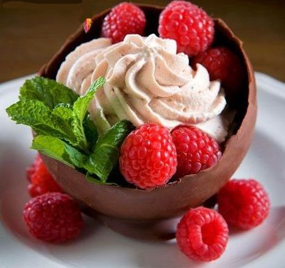 طرز تهیه کاسه های شکلاتی با بادکنک طرز تهیه کاسه های شکلاتی با بادکنک