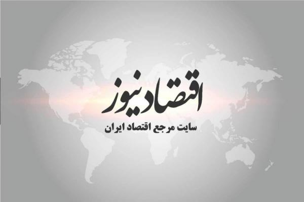 معترضان در حال خواندن ایمیل های نانسی پلوسی عکس معترضان در حال خواندن ایمیل های نانسی پلوسی