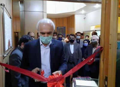 خبرنگاران نمایشگاه موج رنگ در تهران افتتاح شد