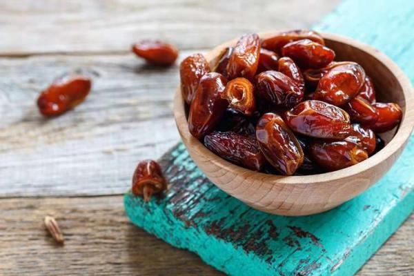 هر کیلوگرم رطب به 70 هزار تومان رسید هر کیلوگرم رطب به 70 هزار تومان رسید
