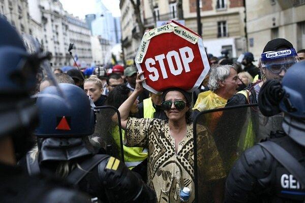 اعتراضات فرانسوی ها علیه سیاست های کرونایی ماکرون