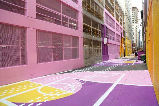 Pink Alleyway (Alley-Oop) Vancouver کوچه پستی قرمز (آلی-اوپ) (Pink Alleyway (Alley-Oop)) ونکوور