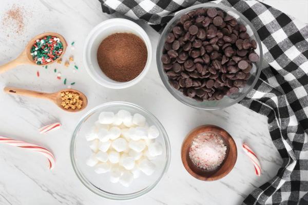 طرز تهیه بمب شکلات داغ؛ مجذوب کننده و لاکچری